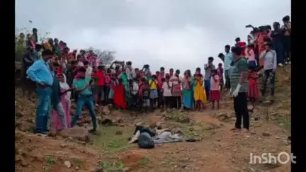 गोपीकांदर: गोपीकांदर पुलिस ने ग्रामीणों के साथ मिलकर किशोरी का शव बंद पत्थर खदान से निकाला