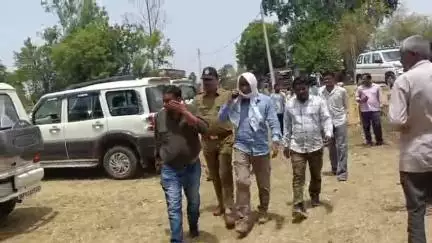 नईगढ़ी: बधवा गांव में रिहायशी मकान में घुसा तेंदुआ, वन विभाग की टीम ने किया रेस्क्यू
