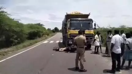திருச்சுழி: கிழவி குளம் விளக்கில் டாரஸ் லாரி மீது டூவீலர் மோதிய விபத்தில் ஒருவர் பலி