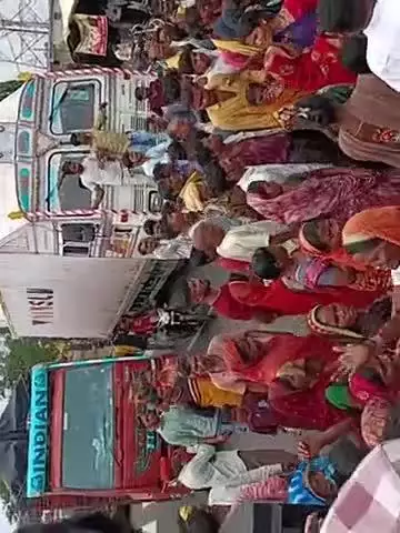 छपारा के ग्राम घुनई में रोड शो पानी न मिलने के कारण
