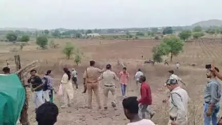 अंजड़: पलासिया क्षेत्र में शासकीय जमीन के सीमांकन के हुई मारपीट का वीडियो आया सामने, केस दर्ज