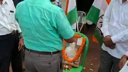 ইলামবাজার: ইলামবাজার ব্লক কংগ্রেসের পক্ষ থেকে রাজীব গান্ধির তিরোধান দিবস পালন