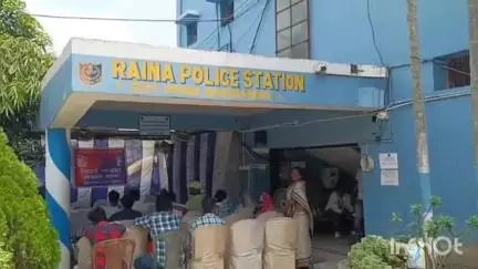 রায়না ১: ৩৬টি মোবাইল ফোন উদ্ধার করে রায়না থানা পুলিশের পক্ষ থেকে প্রকৃত মালিকের হাতে ফিরিয়ে দেয়া হলো