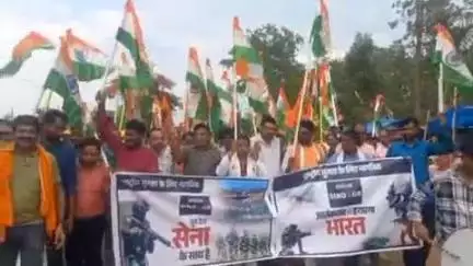 बजाग: करंजिया में ऑपरेशन सिंदूर व सैन्यबल के सम्मान में बीजेपी कार्यकर्ताओं ने निकाली तिरंगा यात्रा, हुई जमकर नारे बाजी