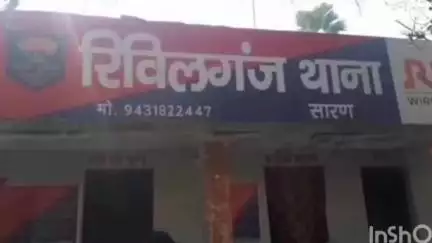 रिविलगंज: मुकरेड़ा मोड़ के पास भीषण सड़क हादसा, दो की मौत और पांच घायल