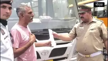 नोएडा:डग्गामार बसों पर पुलिस का एक्शन,ट्रैफिक पुलिस ने सयुंक्त रूप से की कार्रवाई,12 से ज्यादा बसों को सीज किया 
#noida
