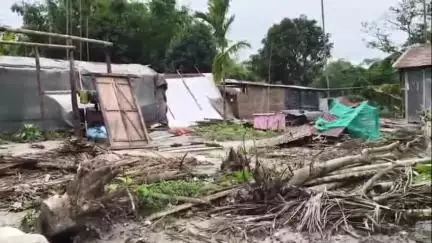 লক্ষীপুৰ: জলেশ্বৰত ৪ খন গাঁৱত ব্ৰহ্মপুত্ৰ নদীৰ ভয়ংকৰ গৰাখহনীয়া, শংকাত কেবা সহস্ৰাধিক লোক #jansamasya