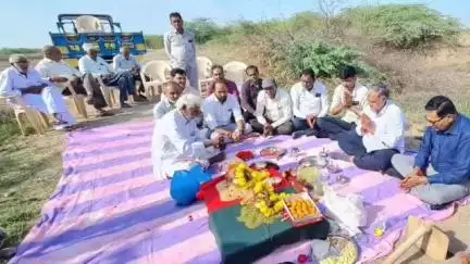 ટંકારા: ટંકારાના બીલીયા ગામ ખાતે બનાસ વહેણ ઉપર બેઠા કોઝવે નુ ખાતમુહૂર્ત કરાયું