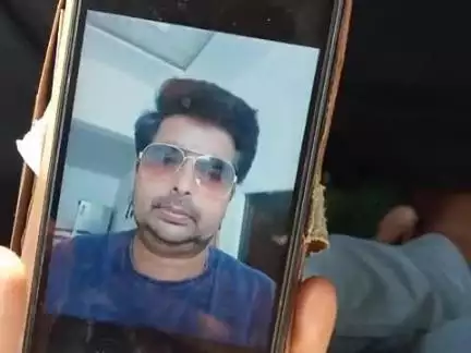 गुमशुदा
rajveer Shukla 
Auraiya Uttar Pradesh 
8887727504
contact with me plz