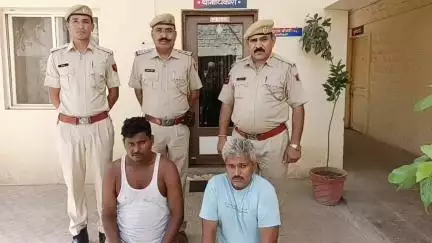 #Balotra अमानत में खयानत के प्रकरण का पर्दाफाश

टैंकर को पलटी मारकर किया था नाटक

12 टन तेल बरामद, लिखमा व हेमा गिरफ्तार