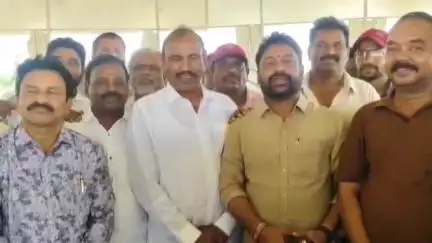 జిల్లా స్థాయి మహానాడుకు జిల్లా ఇన్ఛార్జ్‌ మంత్రి కొల్లు రవీంద్ర రానున్నారు: టీడీపీ నక్కపల్లి మండల అధ్యక్షుడు వెంకటేశ్