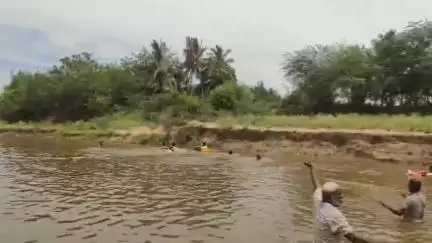 திருவெண்ணைநல்லூர்: அரசூர் மலட்டாற்றில் நீரில் மூழ்கி 3 பேர் உயிரிழப்பு
