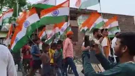 बांसडीह विधान सभा क्षेत्र के अन्तर्गत बिसौली गांव में निकाला तिरंगा यात्रा देश के जवानों का उत्साह बढ़ाने के लिए