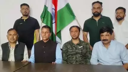 शिमला ग्रामीण: भाजपा प्रदेश प्रभाती श्रीकांत शर्मा ने शिमला ग्रामीण के शोधी में आयोजित तिरंगा यात्रा में भाग लिया