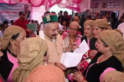 चौपाल: शिक्षा मंत्री रोहित ठाकुर ने धनसर क्षेत्र का दौरा किया, लोगों की समस्याएं सुनीं