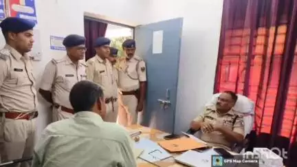 गम्हरिया: गम्हरिया थाने का अपर पुलिस अधीक्षक ने किया निरीक्षण