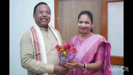 रामानुजगंज: रेस्ट हाउस में जिला पंचायत सदस्य सौभाग्यवती सिंह ने रामानुजगंज विधायक रामविचार नेताम से की मुलाकात