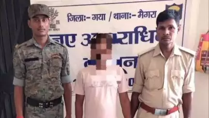 इमामगंज: मैगरा थाने की पुलिस ने चोरी की बाइक के साथ एक व्यक्ति को गिरफ्तार किया