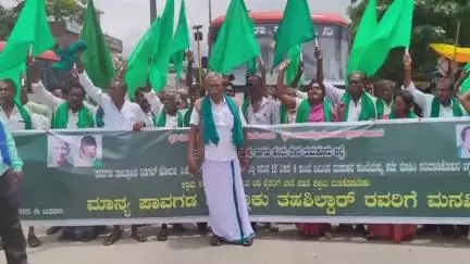 ಪಾವಗಡ: ಸಿ.ಕೆ.ಪುರ ಗ್ರಾಮದ ಮುದುಕನಕುಂಟೆಯನ್ನು ರಕ್ಷಿಸಲು ಪಟ್ಟಣದಲ್ಲಿ ರೈತ ಮತ್ತು ಹಸಿರು ಸೇನೆ ಆಗ್ರಹ