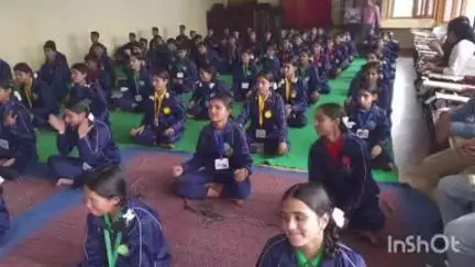 चकराता: चकराता में आयोजित किया गया विशाल योग एवं चिकित्सा शिविर