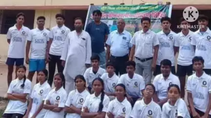 कर्रा: बिरसा कॉलेज खूंटी के मैदान में ग्रीष्मकालीन वॉलीबॉल प्रशिक्षण शिविर का शुभारंभ