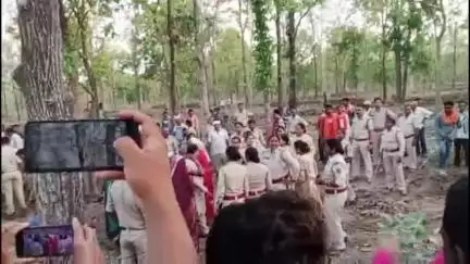 बागबाहरा: बागबाहरा ब्लॉक के गांधी ग्राम तमोरा में वन भूमि से अतिक्रमण हटाने के दौरान हुआ विवाद, 52 परिवार के लोगों को हटाया गया