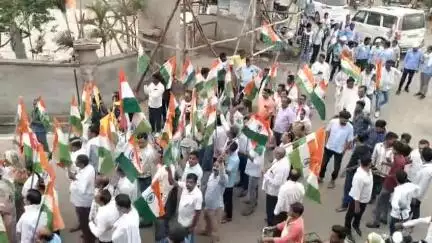 गोटेगांव नगर में तिरंगा यात्रा का आयोजन किया गया जिसमें सभी वर्ग के लोग सम्मिलित होकर एकता की मिसाल बनी जय हिंद जय भारत