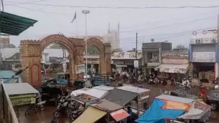 વંથળી: પંથકમાં ભારે પવન સાથે કમોસમી વરસાદ ખાબકયો,બાગાયતી પાકોમાં વ્યાપક નુકશાન ની ભીતિથી ખેડૂતો ચિંતિત બન્યા