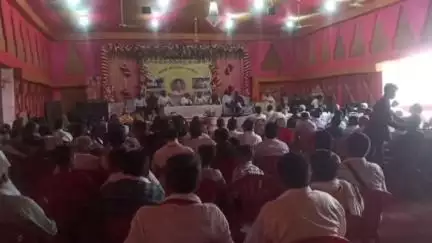 बिरसिंहपुर: बजरंग पैलेस बिरसिंहपुर में कक्षा 10 में मध्यप्रदेश की टॉप टेन सूची में चौथा स्थान पाने वाले छात्र को किया गया सम्मानित