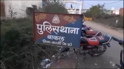 बहोरीबंद: बसेंहडी में सट्टापट्टी काटते हुए सटोरी को बाकल पुलिस ने पकड़ा, ₹1100 नगद व सट्टा पट्टी की जब्त