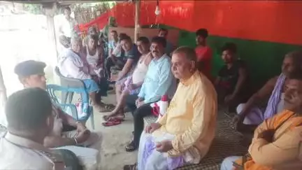 हायाघाट: हायाघाट स्टेशन क्षेत्र के पौराम गांव में रेलवे सुरक्षा बल ने चेन पुलिंग रोकने के लिए चलाया जन जागरूकता अभियान