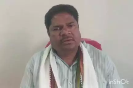 पोहरी: विधायक कैलाश कुशवाह की चेतावनी के बाद भी छर्च की जर्जर सड़क ठीक नहीं हुई, ग्रामीण कल करेंगे विरोध प्रदर्शन