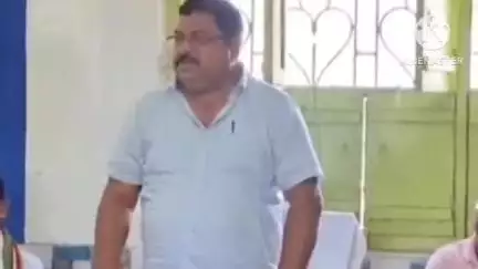 বাঁকুড়া ২: "পরিষ্কার পরিচ্ছন্ন থাকবেন মাথায় করে রাখবো,যে বদমাইশি করবে তার ওষুধ আমার কাছে রাখা আছে"বাঁকুড়ায় বললেন TMC জেলা সভাপতি