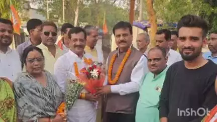 बेमेतरा जिला भाजपा कार्यालय में अपेक्स बैंक के नवनियुक्त चेयरमैन केदार गुप्ता का भाजपाइयों ने किया अभिनंदन
