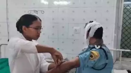 नौगांव: नौगांव नवोदय विद्यालय के पास बच्चों का विवाद शांत कराने गए युवक पर महिला ने किया हमला