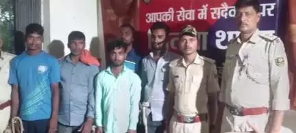 बनकटवा: पुलिस ने एक शराब तस्कर और 4 पियक्कड़ों को किया गिरफ्तार
