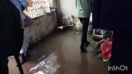 झरी जामणी: मान्सून पूर्व पावसाने मुकुटबन वाशियांची उडवली दानादान भारतीय स्टेट बँकेत साचले पाणी,ग्राहक त्रस्त
