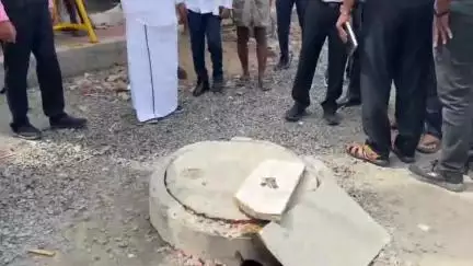வேளச்சேரி: ECR சாலையில் திடீர் ஆய்வு மேற்கொண்ட அமைச்சர் எ.வ.வேலு - பணிகளை விரைந்து முடிக்க உத்தரவு