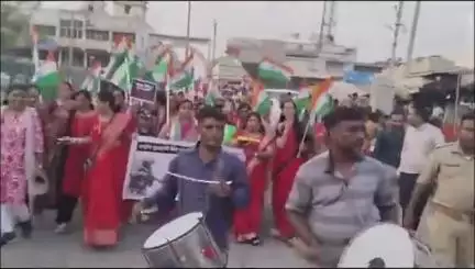 તાલોદ: તલોદ શહેર ખાતે પ્રાંતિજ વિધાનસભાની મહિલા મોરચાની બહેનો દ્વારા  અનુસંધાનમાં સિંદૂર યાત્રા યોજાઈ.