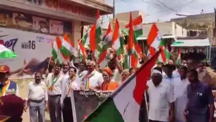ಹುನಗುಂದ: ಪಟ್ಟಣದಲ್ಲಿ ಬೃಹತ್ ತಿರಂಗಾ ಯಾತ್ರೆ