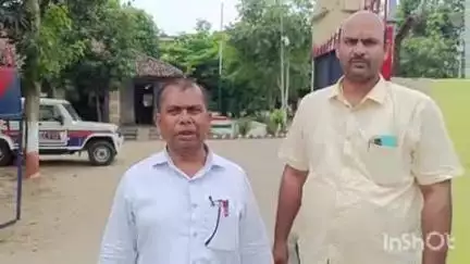 घोसी: कुर्रे के मध्य विद्यालय में अज्ञात चोरों ने ताला तोड़कर कीमती सामान और दस्तावेज चुराए, प्रधानाध्यापक ने थाने में शिकायत दर्ज कराई