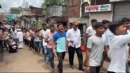 भूम: ऑपरेशन सिंदूरच्या सन्मानासाठी भूम शहरामध्ये निघाली तिरंगा रॅली