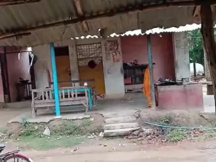 यह बोलना बाजार का चौराहा है देखिए कितना सुन्दर दिखाई दे रहा है