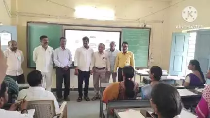 నకిరేకల్: కాలానికి అనుగుణంగా బోధనా పద్ధతులను మెరుగుపరుచుకోవాలి: నకిరేకల్ ఎమ్మెల్యే వేముల వీరేశం
