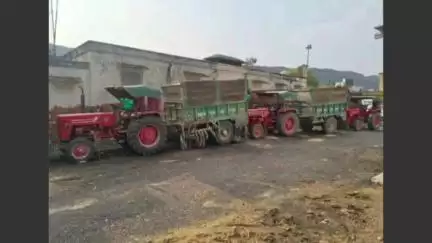 बौंली: अवैध बजरी खनन/परिवहन करते हुए 7 ट्रैक्टर-ट्रॉली को बौंली थाना पुलिस ने किया जब्त