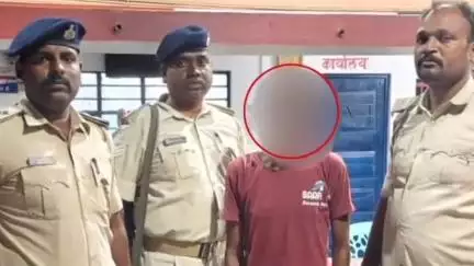 मोकामा: मोकामा थाना पुलिस ने डकैती में शामिल एक वांछित अभियुक्त को छापेमारी कर गिरफ्तार किया