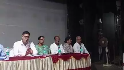 ঘাটাল: আগাম বন্যা পরিস্থিতি নিয়ে ঘাটালে গুরুত্বপূর্ণ বৈঠক, উপস্থিত জেলাশাসক