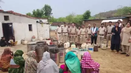 दमयंती नगर: जबलपुर नाका चौकी के परशुराम टेकरी क्षेत्र से 60 लीटर अवैध शराब जब्त
