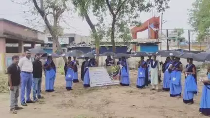 हरिहरगंज: अमृत मिशन के तहत हरिहरगंज नगर पंचायत क्षेत्र में पौधारोपण अभियान का पहला चरण शुरू