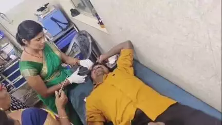इटखोरी: इटखोरी में टेलर वाहन की चपेट में आने से मोटरसाइकिल सवार की मौत, एक घायल